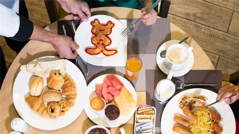 <b>Ibis Styles Dragon Mart Dubai Hotel Restaurant</b>. Images powered by <a href="https://iceportal.shijigroup.com/" title="IcePortal" target="_blank">IcePortal</a>.