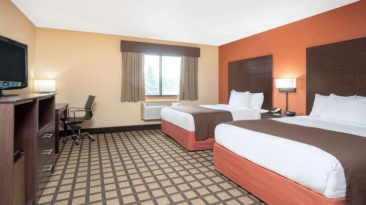Baymont Inn & Suites Lakeville Room