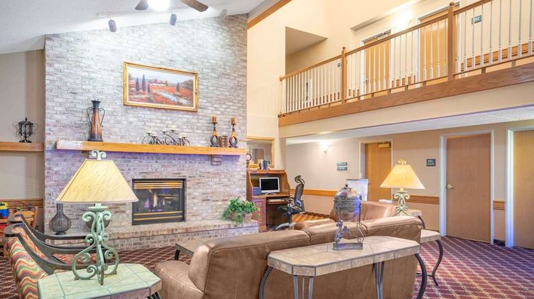 <b>Baymont Inn & Suites Lakeville Lobby</b>. Images powered by <a href="https://iceportal.shijigroup.com/" title="IcePortal" target="_blank">IcePortal</a>.
