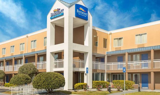 Baymont Inn & Suites Savannah Midtown Exterior