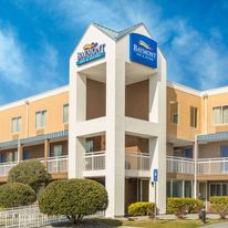Baymont Inn & Suites Savannah Midtown
