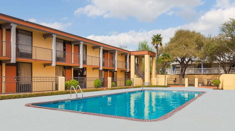<b>Days Inn Uvalde Pool</b>. Images powered by <a href="https://iceportal.shijigroup.com/" title="IcePortal" target="_blank">IcePortal</a>.