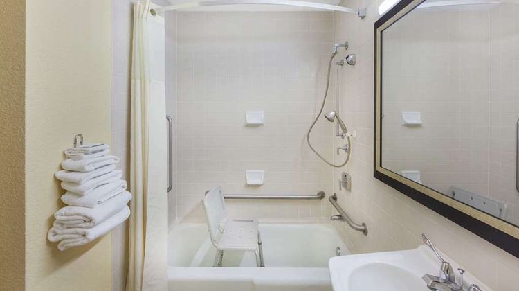Days Inn Uvalde Room
