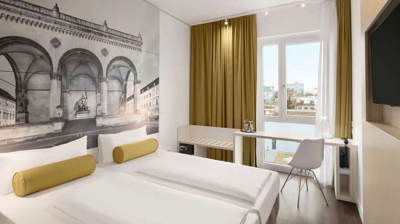 <b>Super 8 Munich City North Room</b>. Images powered by <a href="https://iceportal.shijigroup.com/" title="IcePortal" target="_blank">IcePortal</a>.