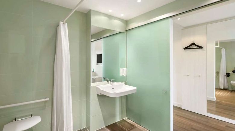 <b>Super 8 Munich City North Room</b>. Images powered by <a href="https://iceportal.shijigroup.com/" title="IcePortal" target="_blank">IcePortal</a>.
