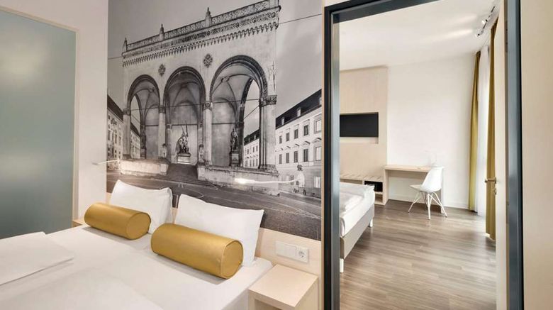 <b>Super 8 Munich City North Room</b>. Images powered by <a href="https://iceportal.shijigroup.com/" title="IcePortal" target="_blank">IcePortal</a>.