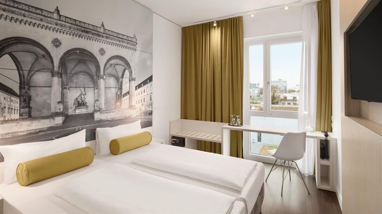 Super 8 Munich City North Room