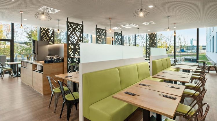 Super 8 Munich City North Restaurant