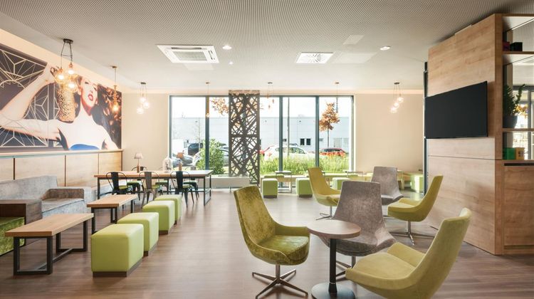 Super 8 Munich City North Lobby