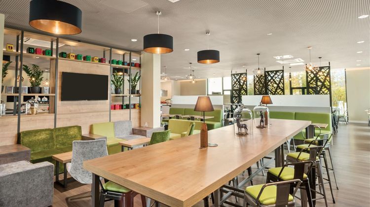 Super 8 Munich City North Lobby