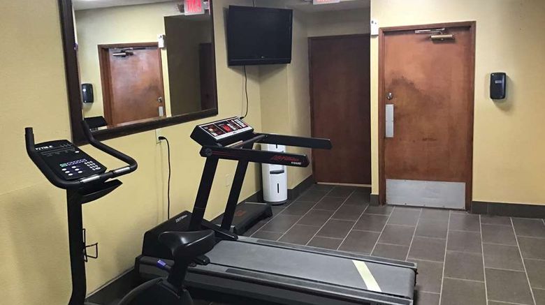 <b>Super 8 Evansville Health</b>. Images powered by <a href="https://iceportal.shijigroup.com/" title="IcePortal" target="_blank">IcePortal</a>.