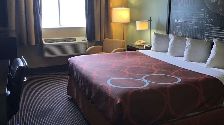 <b>Super 8 Evansville Room</b>. Images powered by <a href="https://iceportal.shijigroup.com/" title="IcePortal" target="_blank">IcePortal</a>.