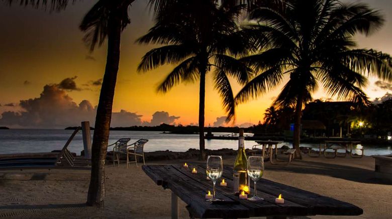 <b>Banana Bay Resort & Marina-Marathon Restaurant</b>. Images powered by <a href="https://iceportal.shijigroup.com/" title="IcePortal" target="_blank">IcePortal</a>.