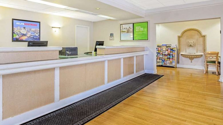 <b>La Quinta Inn El Paso Cielo Vista Lobby</b>. Images powered by <a href="https://iceportal.shijigroup.com/" title="IcePortal" target="_blank">IcePortal</a>.