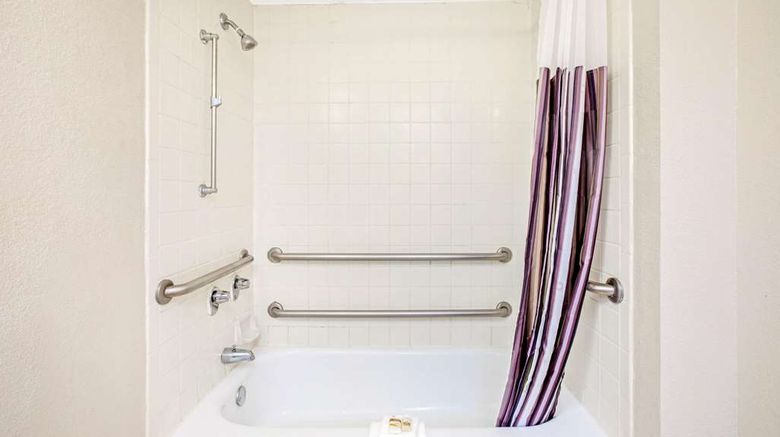 <b>La Quinta Inn El Paso Cielo Vista Room</b>. Images powered by <a href="https://iceportal.shijigroup.com/" title="IcePortal" target="_blank">IcePortal</a>.