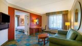 La Quinta Inn & Suites Airport South Suite