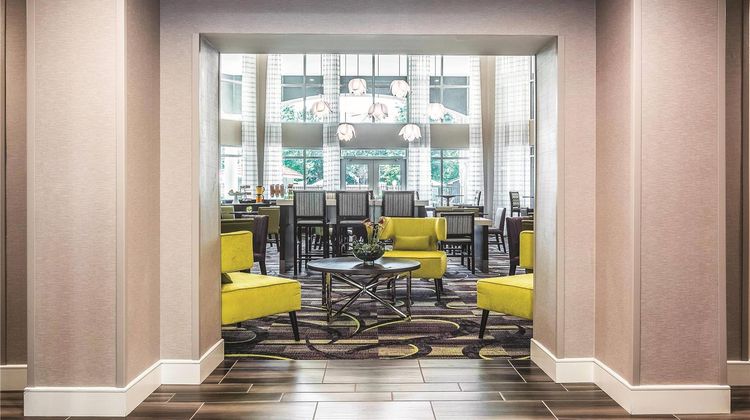 La Quinta Inn & Suites Perimeter Medical Lobby