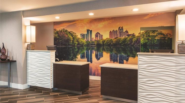 La Quinta Inn & Suites Perimeter Medical Lobby