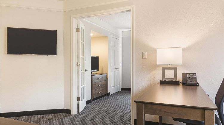 La Quinta Inn & Suites Perimeter Medical Suite