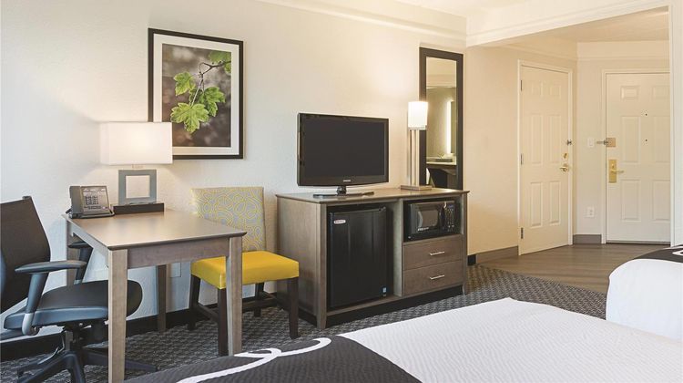 La Quinta Inn & Suites Perimeter Medical Room