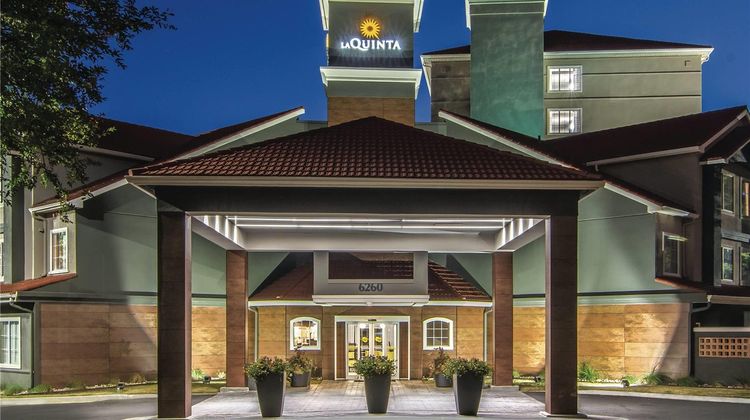 La Quinta Inn & Suites Perimeter Medical Exterior