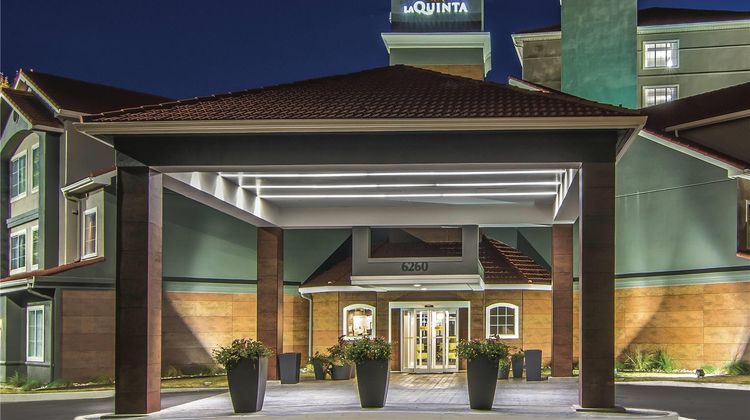 La Quinta Inn & Suites Perimeter Medical Exterior