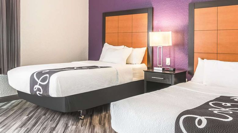 <b>La Quinta Inn & Stes Orlando Airport N Room</b>. Images powered by <a href="https://iceportal.shijigroup.com/" title="IcePortal" target="_blank">IcePortal</a>.