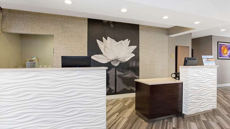 <b>La Quinta Inn & Stes Orlando Airport N Lobby</b>. Images powered by <a href="https://iceportal.shijigroup.com/" title="IcePortal" target="_blank">IcePortal</a>.
