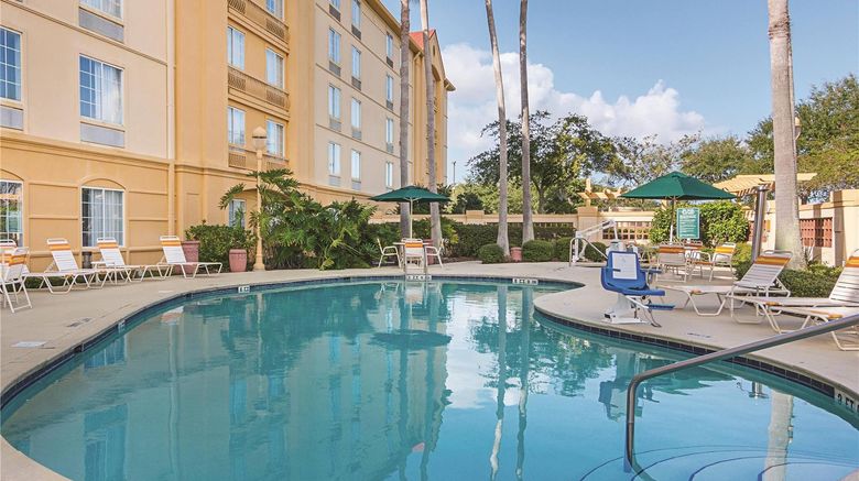 <b>La Quinta Inn & Stes Orlando Airport N Pool</b>. Images powered by <a href="https://iceportal.shijigroup.com/" title="IcePortal" target="_blank">IcePortal</a>.