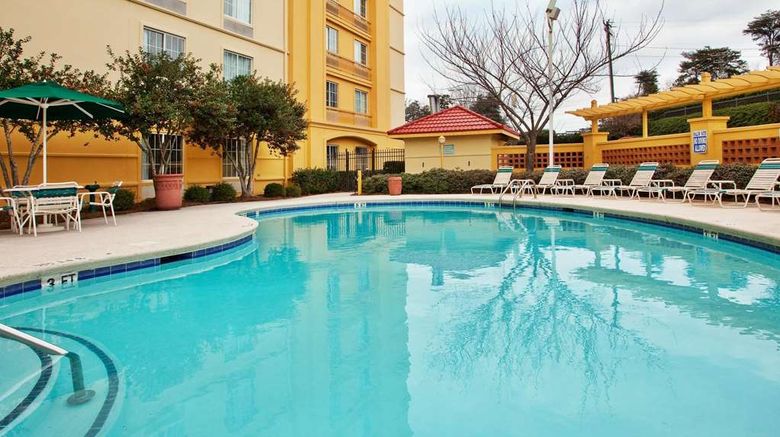 <b>La Quinta Inn & Stes Greenville/Haywood Pool</b>. Images powered by <a href="https://iceportal.shijigroup.com/" title="IcePortal" target="_blank">IcePortal</a>.