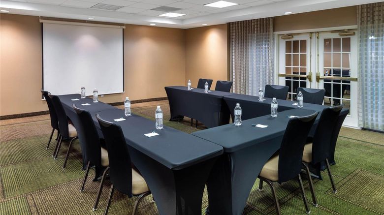 <b>La Quinta Inn & Stes Greenville/Haywood Meeting</b>. Images powered by <a href="https://iceportal.shijigroup.com/" title="IcePortal" target="_blank">IcePortal</a>.