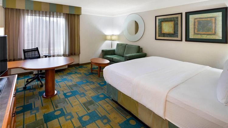 La Quinta Inn & Stes Greenville/Haywood Suite