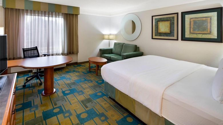 <b>La Quinta Inn & Stes Greenville/Haywood Suite</b>. Images powered by <a href="https://iceportal.shijigroup.com/" title="IcePortal" target="_blank">IcePortal</a>.