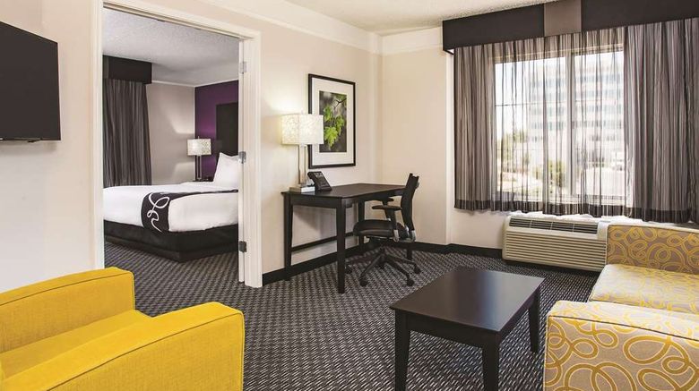 <b>La Quinta Inn & Stes Las Vegas Suite</b>. Images powered by <a href="https://iceportal.shijigroup.com/" title="IcePortal" target="_blank">IcePortal</a>.