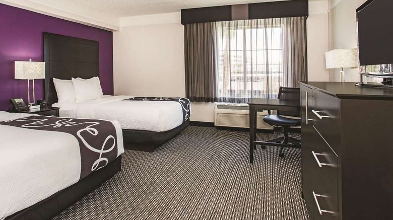 <b>La Quinta Inn & Stes Las Vegas Room</b>. Images powered by <a href="https://iceportal.shijigroup.com/" title="IcePortal" target="_blank">IcePortal</a>.