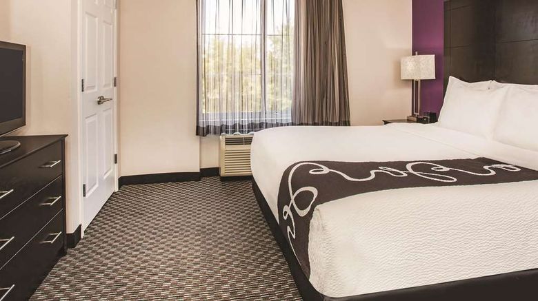 <b>La Quinta Inn & Stes Las Vegas Suite</b>. Images powered by <a href="https://iceportal.shijigroup.com/" title="IcePortal" target="_blank">IcePortal</a>.