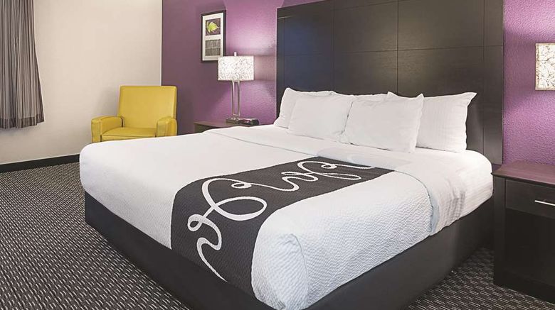 <b>La Quinta Inn & Stes Las Vegas Room</b>. Images powered by <a href="https://iceportal.shijigroup.com/" title="IcePortal" target="_blank">IcePortal</a>.