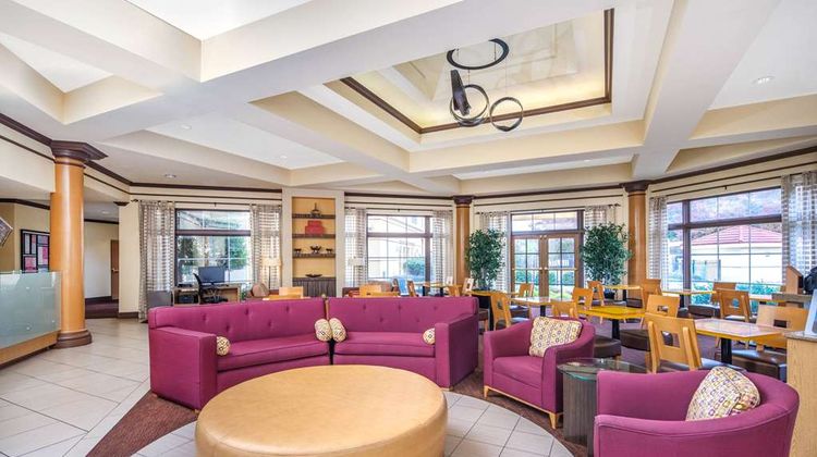La Quinta Inn & Suites Ballpark/Galleria Lobby