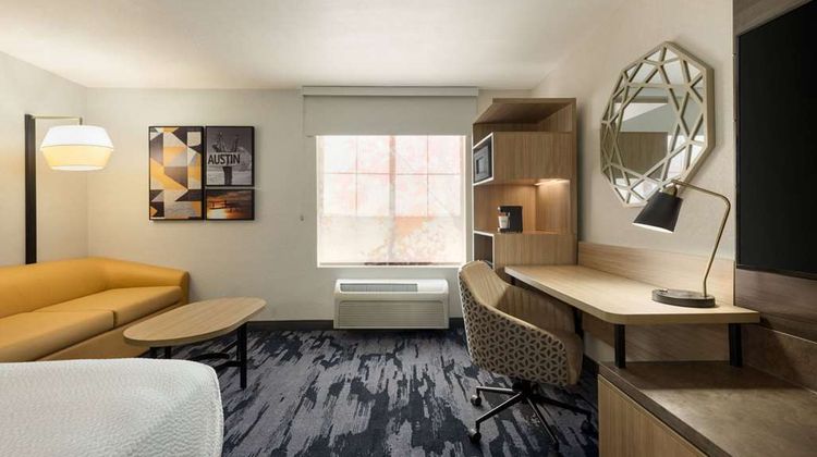 La Quinta Inn & Stes Austin SW at Mopac Suite