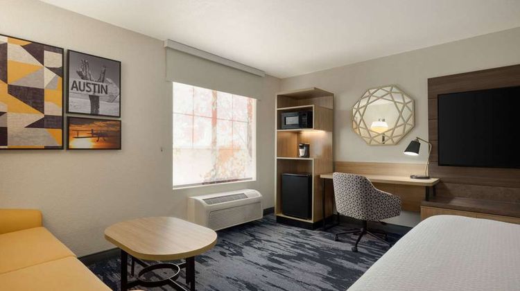 La Quinta Inn & Stes Austin SW at Mopac Suite