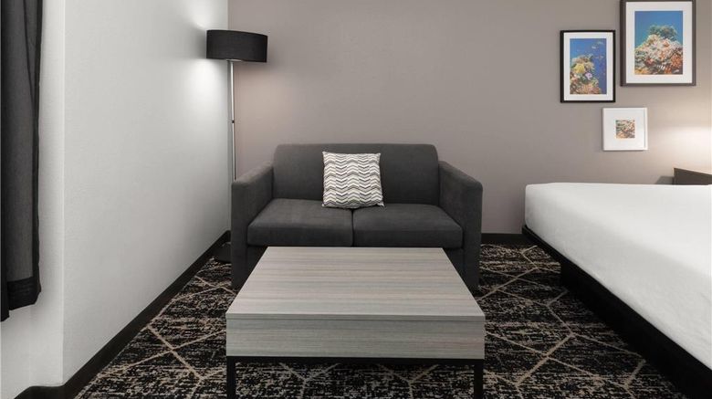 <b>La Quinta Inn & Stes Houston Bush Intl Room</b>. Images powered by <a href="https://iceportal.shijigroup.com/" title="IcePortal" target="_blank">IcePortal</a>.