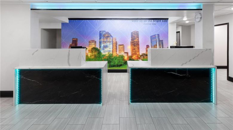 <b>La Quinta Inn & Stes Houston Bush Intl Lobby</b>. Images powered by <a href="https://iceportal.shijigroup.com/" title="IcePortal" target="_blank">IcePortal</a>.