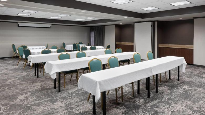 <b>La Quinta Inn & Stes Houston Bush Intl Meeting</b>. Images powered by <a href="https://iceportal.shijigroup.com/" title="IcePortal" target="_blank">IcePortal</a>.