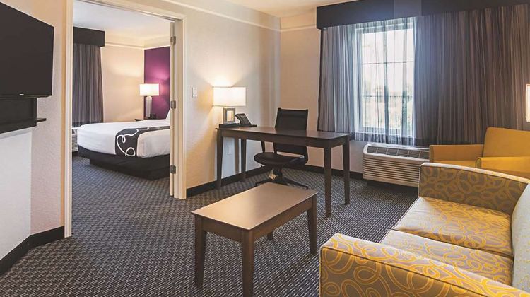 La Quinta Inn & Suites Oklahoma City Suite