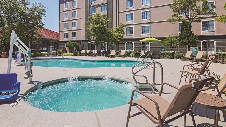 <b>La Quinta Inn & Suites Oklahoma City Pool</b>. Images powered by <a href="https://iceportal.shijigroup.com/" title="IcePortal" target="_blank">IcePortal</a>.