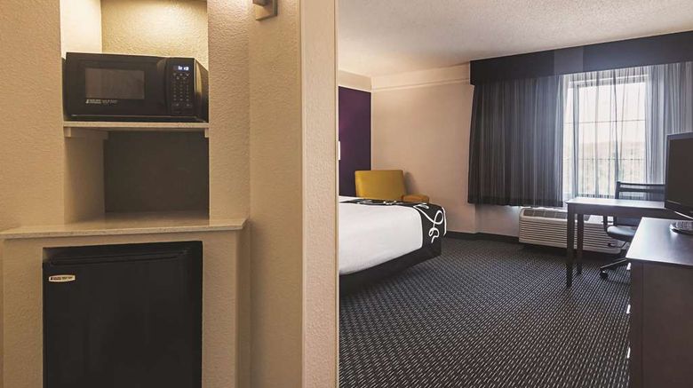 <b>La Quinta Inn & Suites Oklahoma City Room</b>. Images powered by <a href="https://iceportal.shijigroup.com/" title="IcePortal" target="_blank">IcePortal</a>.