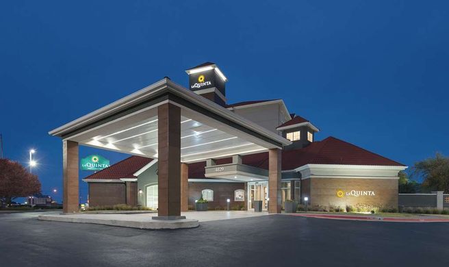La Quinta Inn & Suites Oklahoma City Exterior