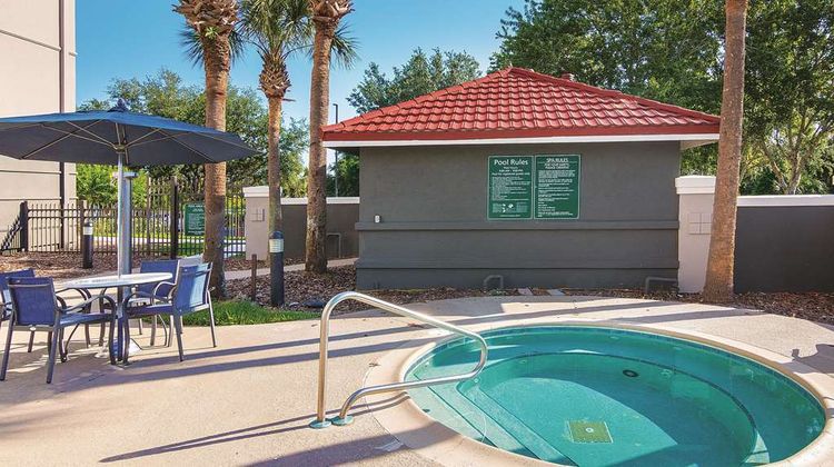La Quinta Inn & Suites Orlando UCF Pool