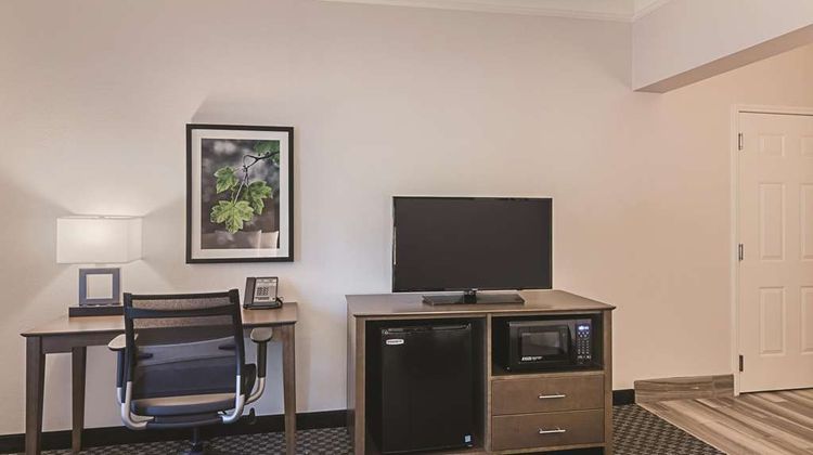 La Quinta Inn & Suites Orlando UCF Room