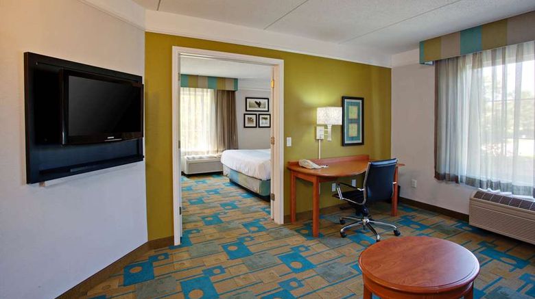 <b>La Quinta Inn & Suites Winston-Salem Suite</b>. Images powered by <a href="https://iceportal.shijigroup.com/" title="IcePortal" target="_blank">IcePortal</a>.